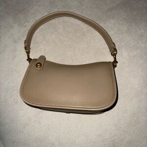 Coach Swinger 20- Taupe